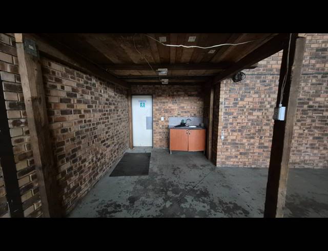 409M² FACTORY TO LET IN APEX